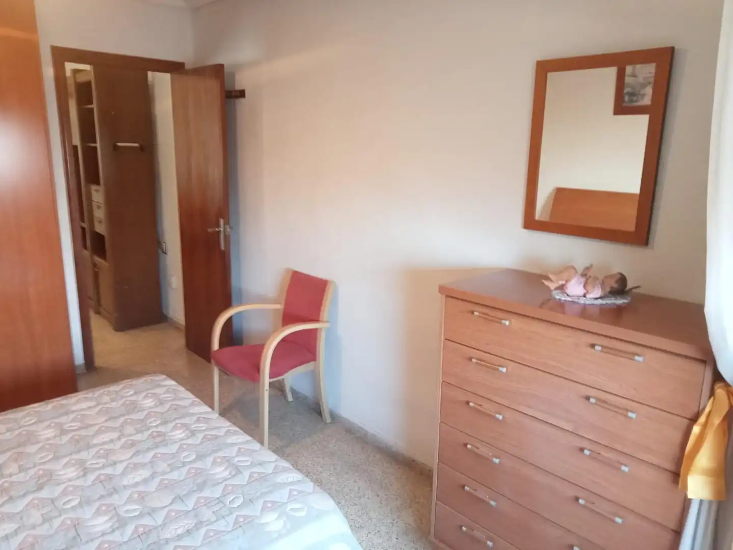 Bedroom of Flat for sale in Valencia  with Air Conditioner, Private garden and Furnished