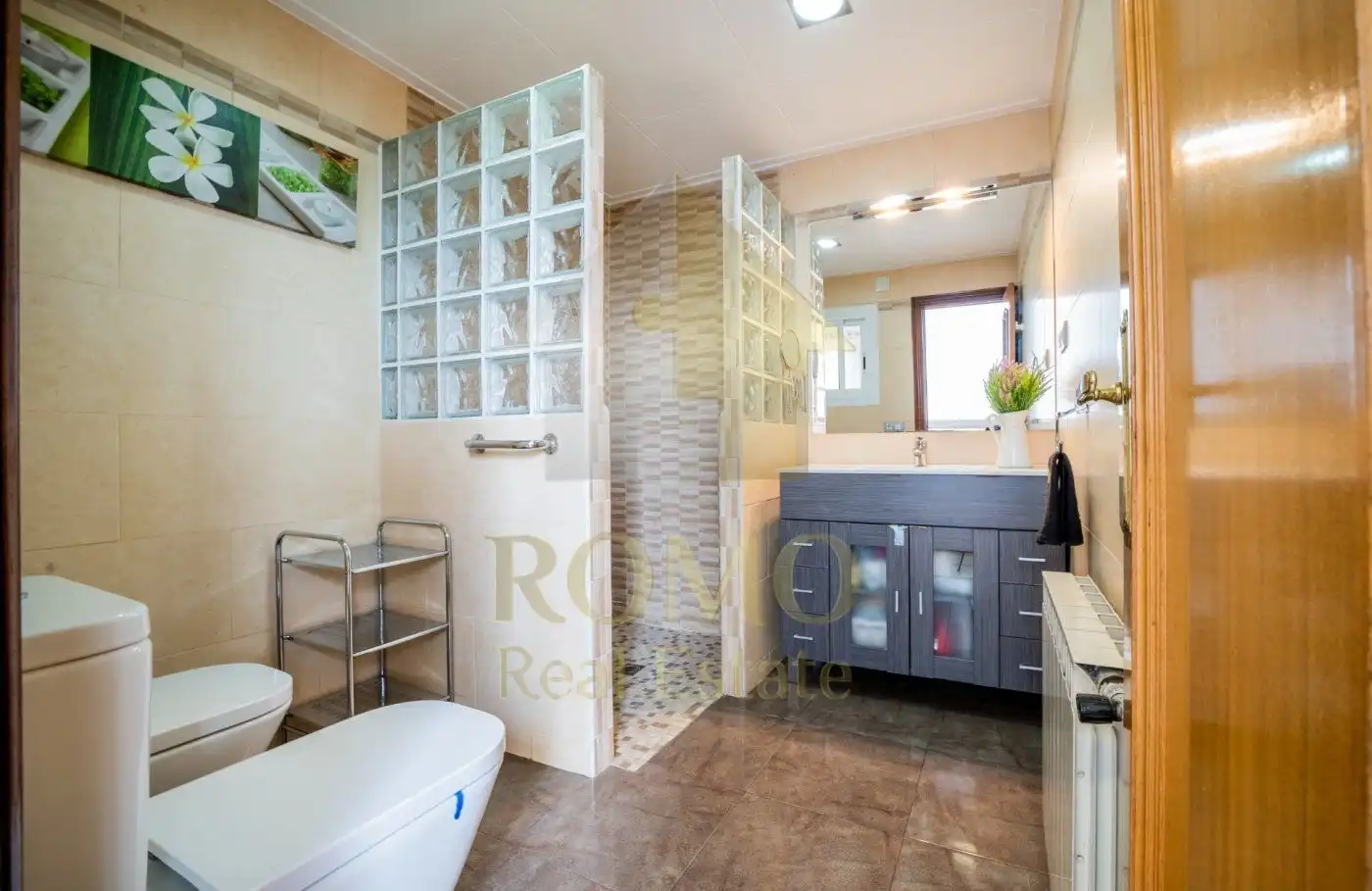 Baño de Edificio en venta en Santa Perpètua de Mogoda