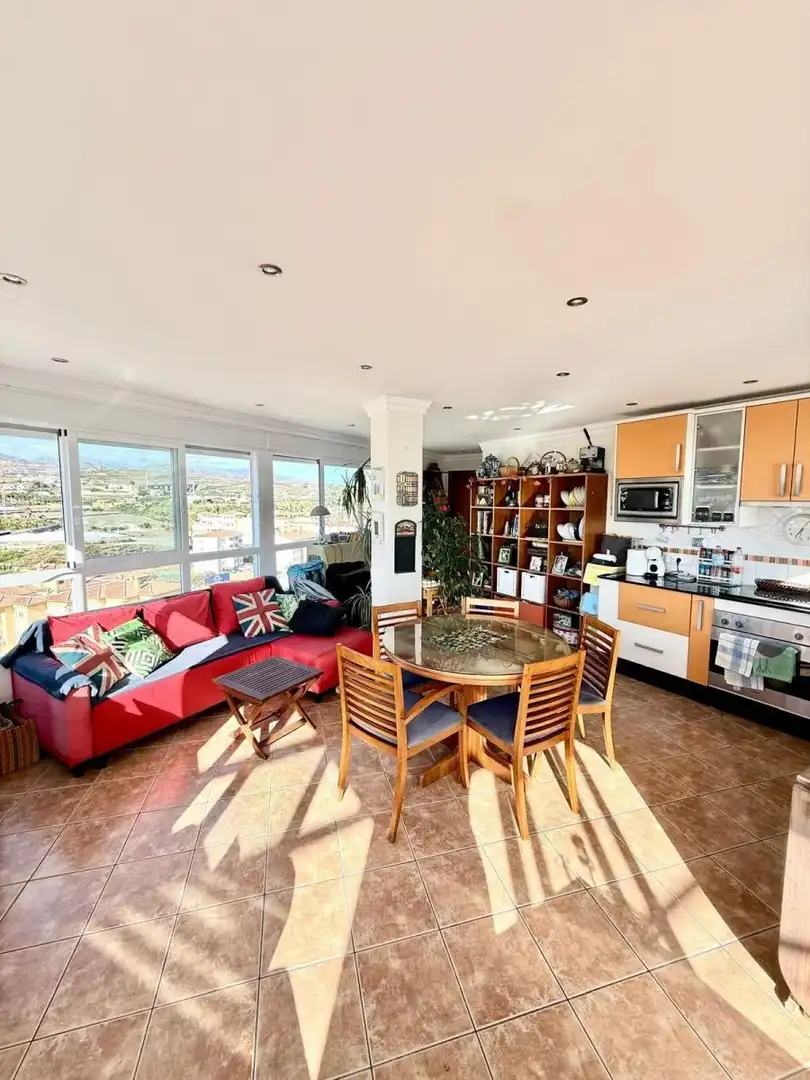 Sala de estar de Ático de alquiler en Vélez-Málaga con Jardín privado, Terraza y Amueblado