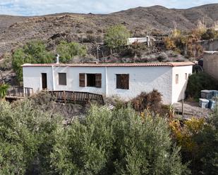 Vista exterior de Finca rústica en venda en Nacimiento amb Calefacció, Jardí privat i Terrassa