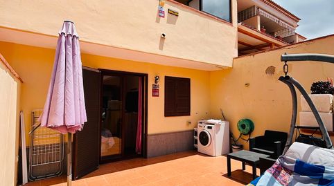 Foto 2 de Casa adosada en venta en Calle el Cardón, Playa Fañabé Alto, Adeje