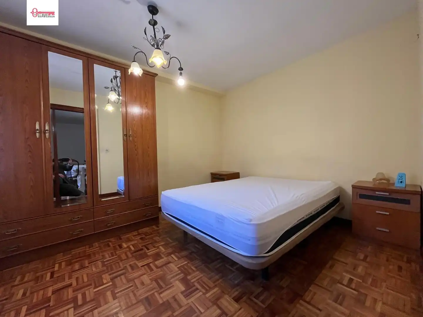 Bedroom of Flat for sale in Burgos  with Heating, Parquet flooring and Terrace