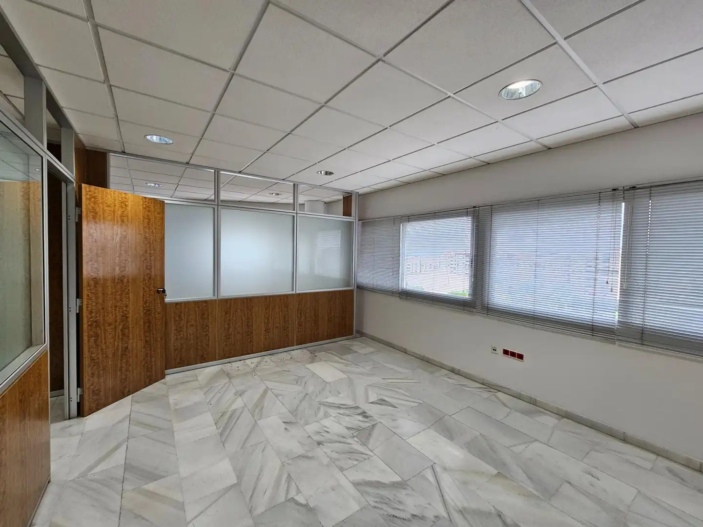 Office for sale in Santa Rosa - Valdeolleros