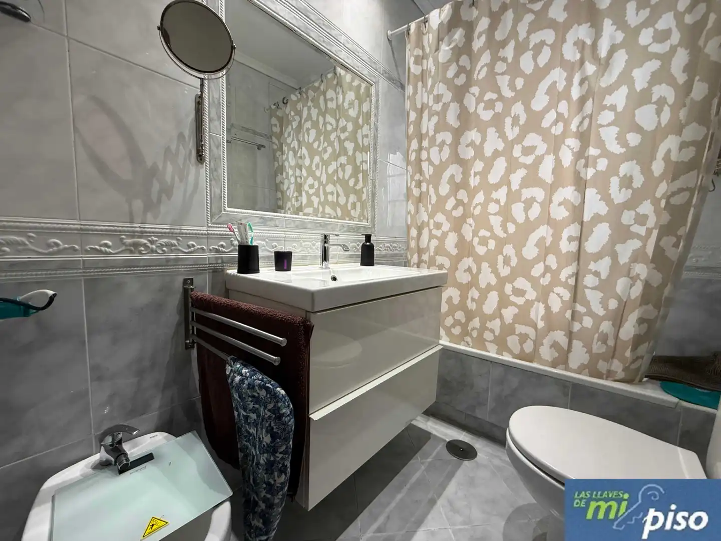 Bathroom of Flat for sale in Valladolid  with Heating, Parquet flooring and Furnished