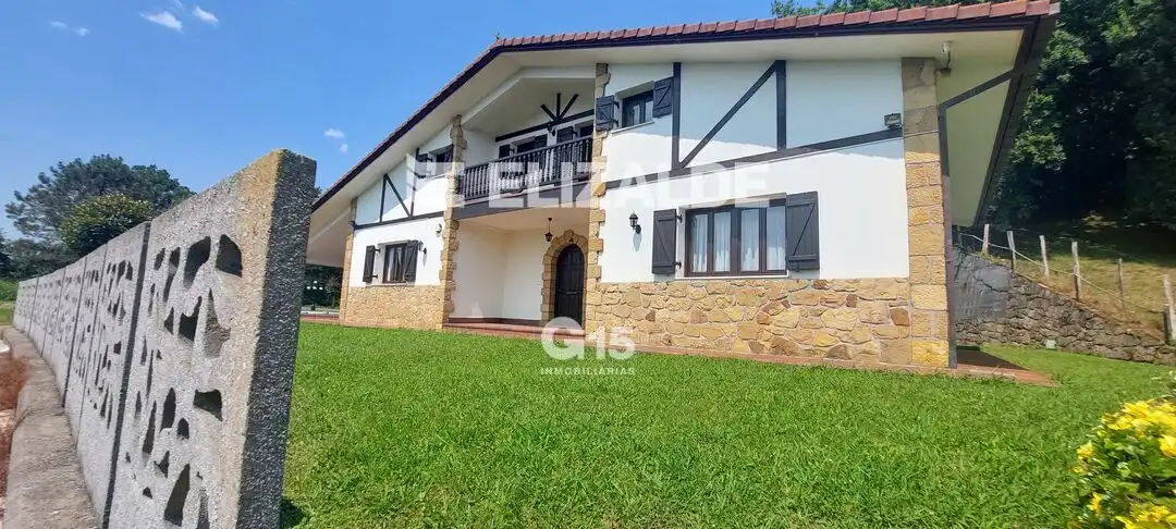 Vista exterior de Casa o xalet en venda en Hondarribia amb Calefacció, Jardí privat i Terrassa