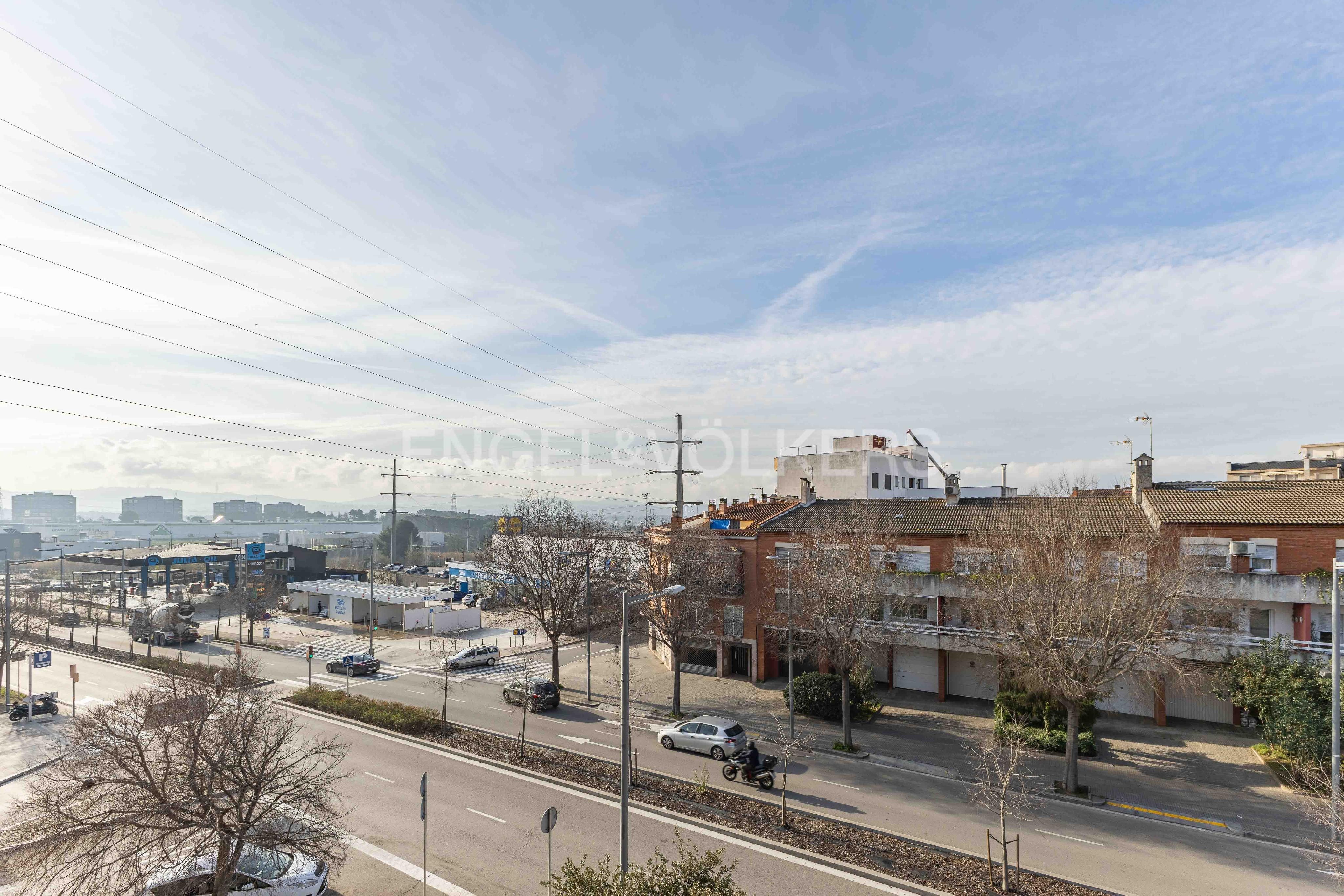 Vista exterior de Apartament en venda en Rubí amb Calefacció i Balcó