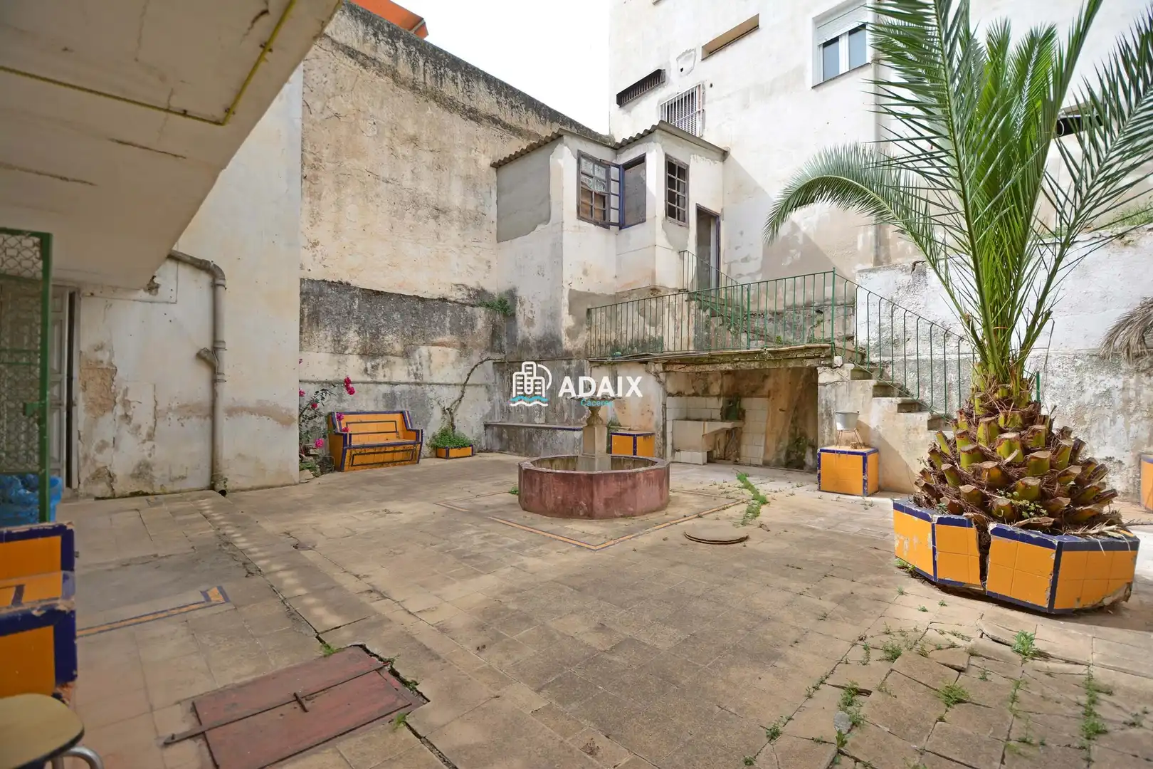 Garden of Buildings for sale in Cáceres