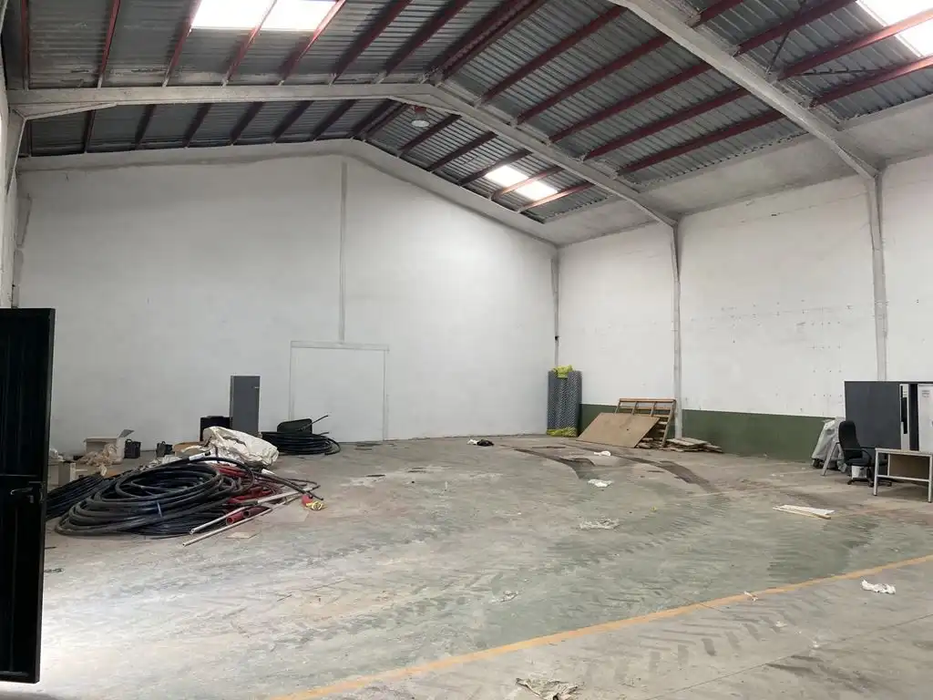 Fabrikhallen zur Miete in La Roda