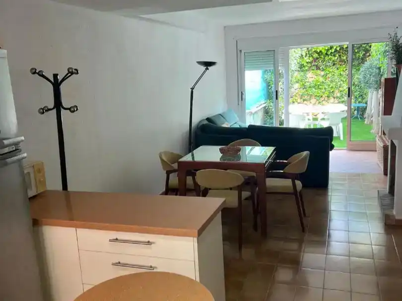 Esszimmer von Einfamilien-Reihenhaus zur Miete in Benidorm mit Klimaanlage, Privatgarten und Schwimmbad