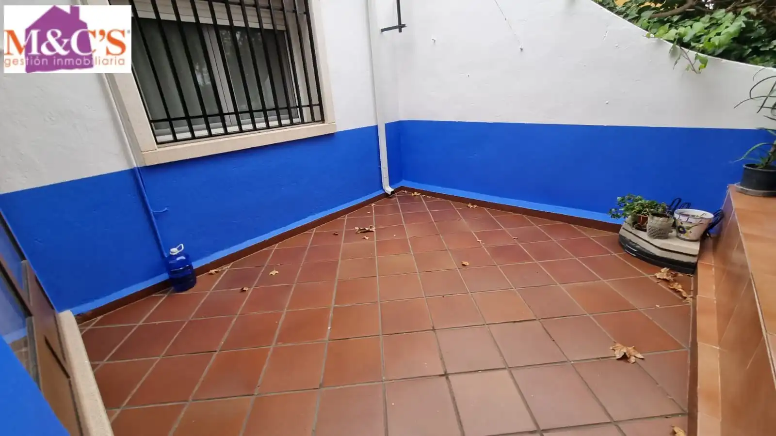 Vista exterior de Casa o xalet en venda en Puertollano amb Aire condicionat, Calefacció i Jardí privat