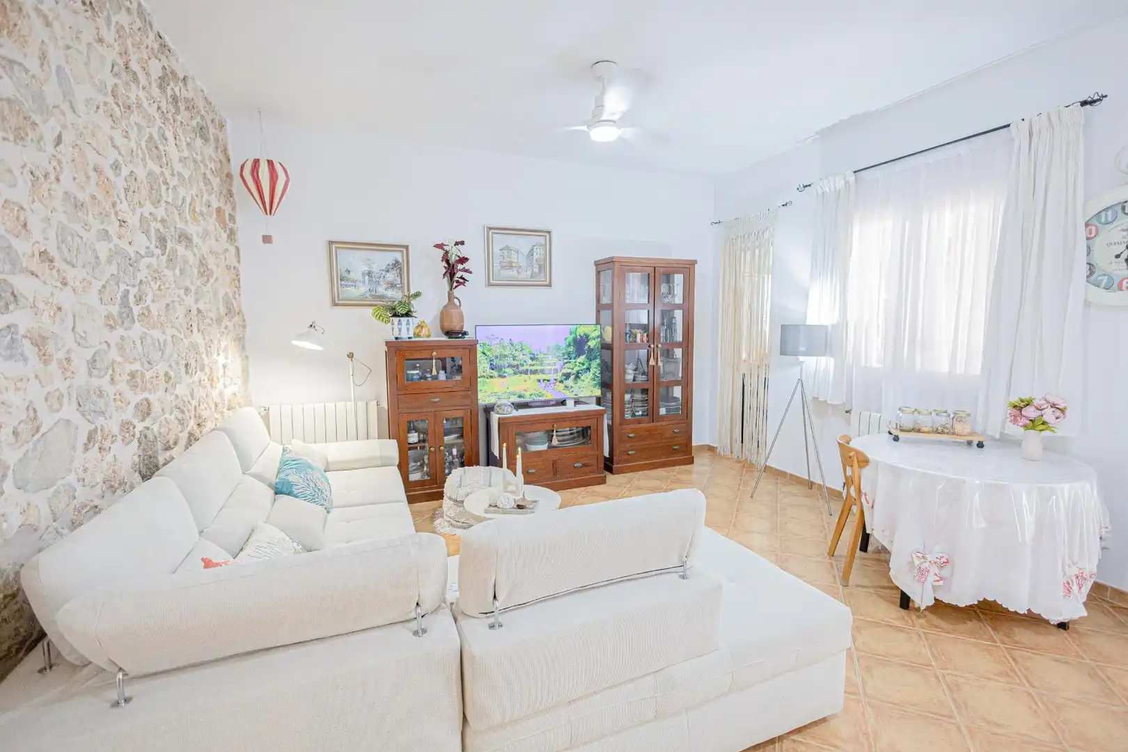 Sala d'estar de Casa o xalet en venda en Maria de la Salut amb Aire condicionat, Calefacció i Jardí privat