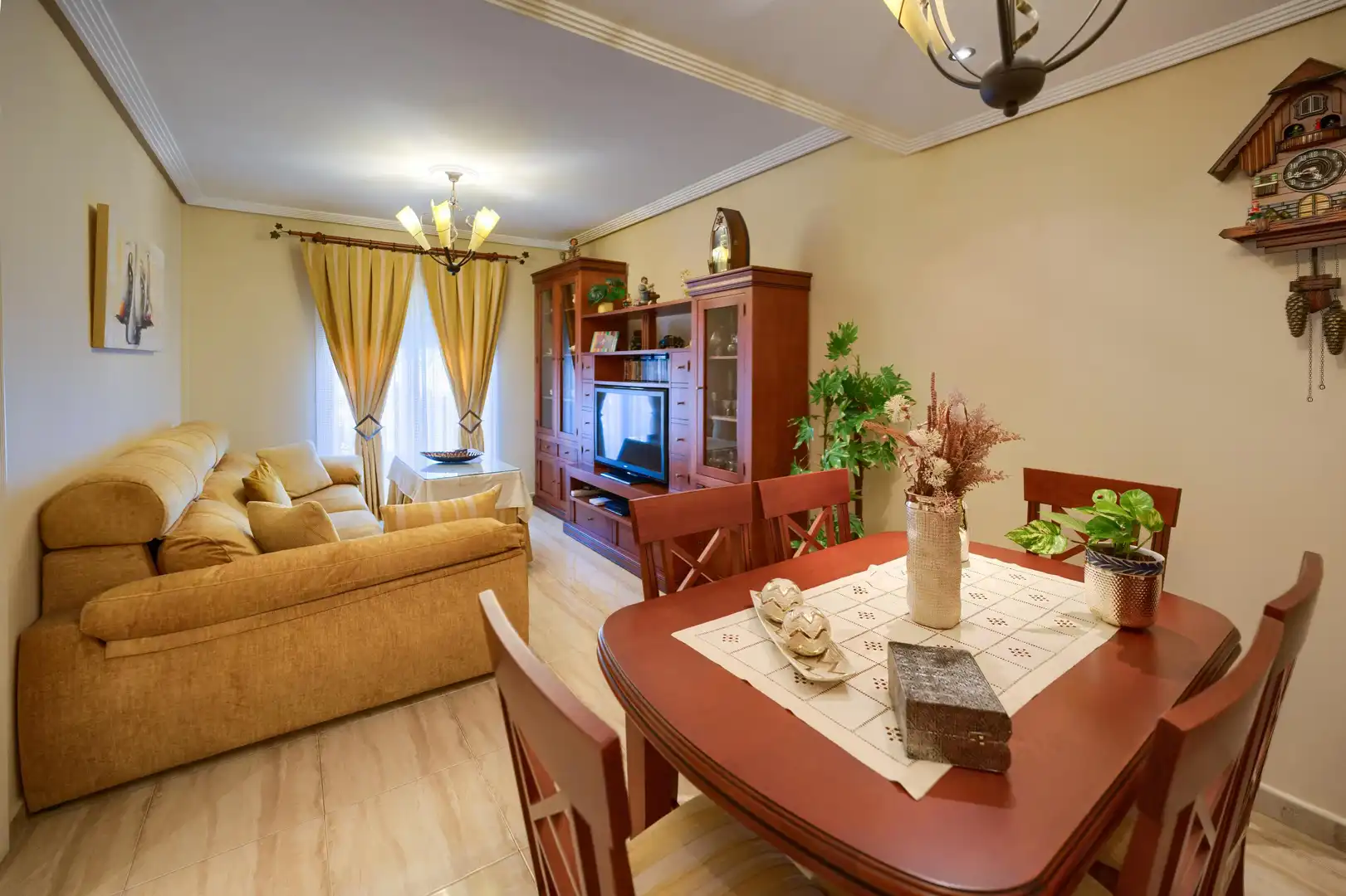 Sala de estar de Casa adosada en venta en Dos Hermanas