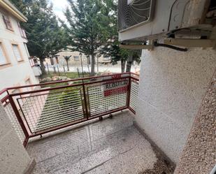 Vista exterior de Pis en venda en San Bartolomé de Pinares amb Calefacció i Terrassa