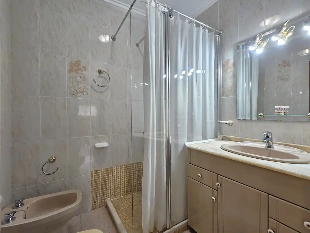 Baño de Piso en venta en L'Eliana con Balcón y Internet