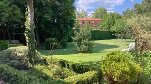 Se vende chalet con gran terreno