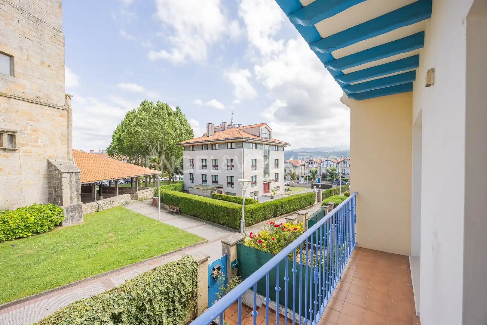 Vista exterior de Casa o chalet en venta en Loiu con Calefacción, Jardín privado y Piscina