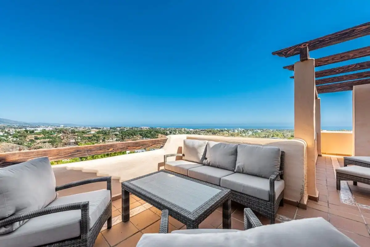 Apartamento con piscina en venta en Urbanización Lomas del Conde Luque 712