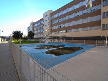Pis amb piscina en venda a Universidad - Hospital