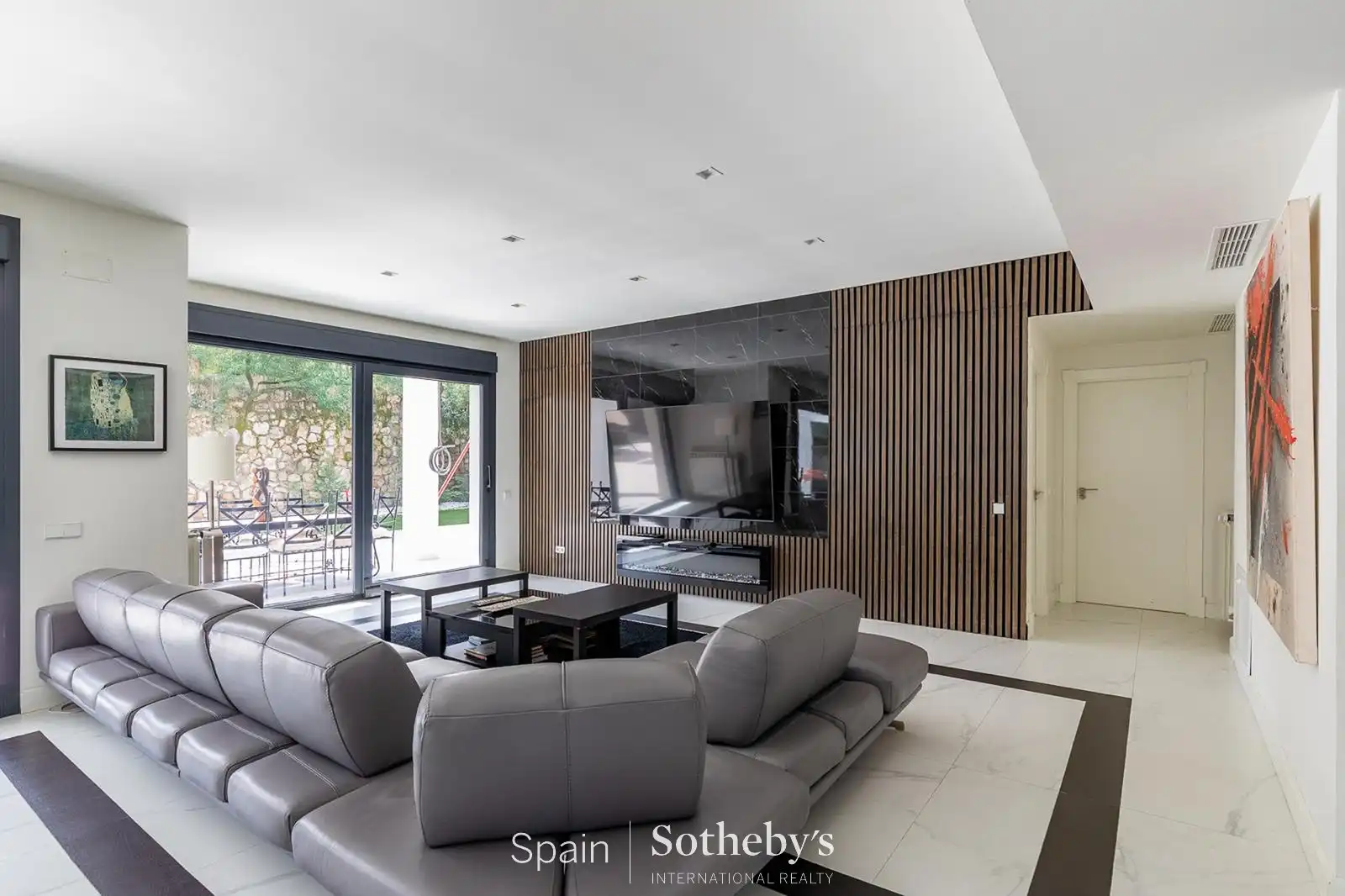 Sala d'estar de Casa o xalet en venda en Madrid amb Aire condicionat, Jardí privat i Terrassa