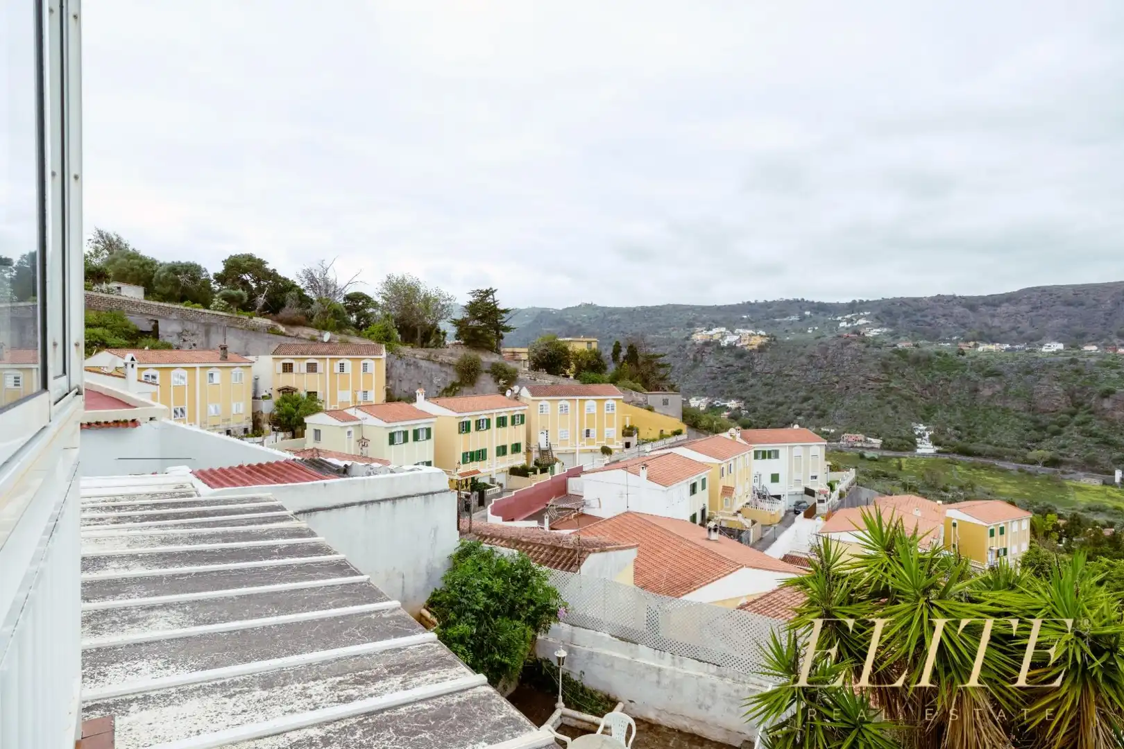 Vista exterior de Casa o xalet en venda en Santa Brígida amb Aire condicionat, Jardí privat i Terrassa
