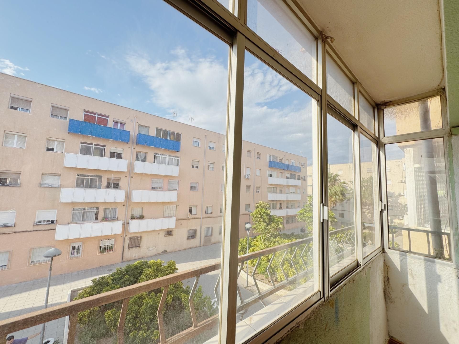 Exterior view of Flat for sale in  Almería Capital