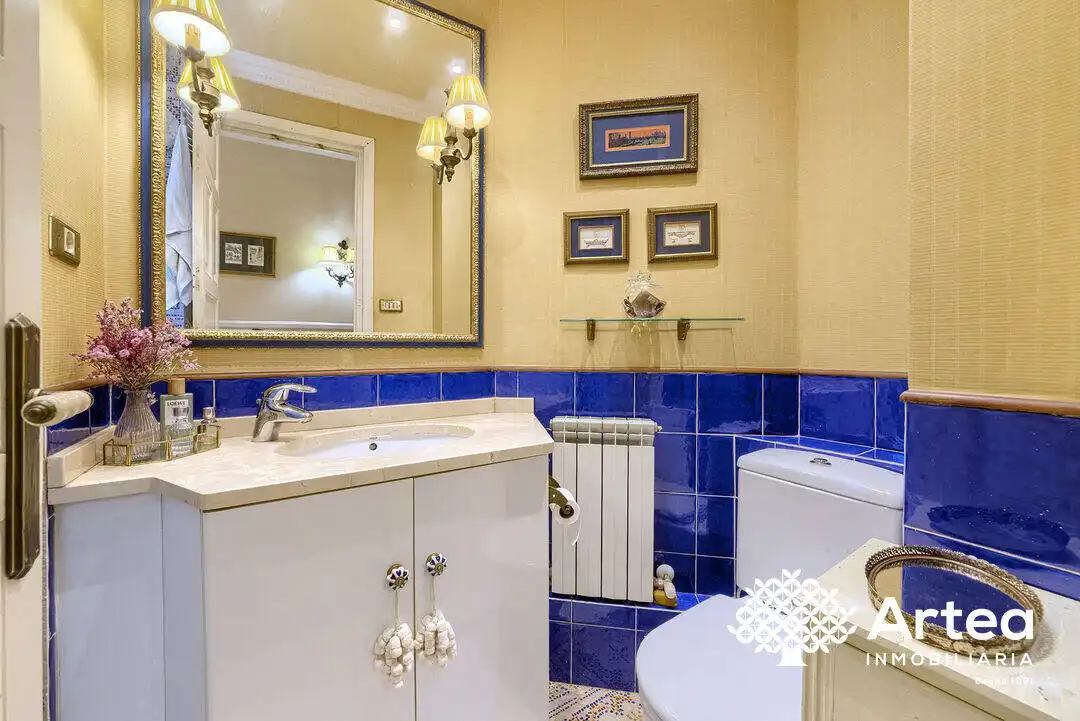 Baño de Piso en venta en Getxo  con Calefacción, Trastero y Balcón
