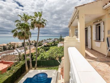Villa mit Balkon zum Verkauf in Calle del Sueño 26