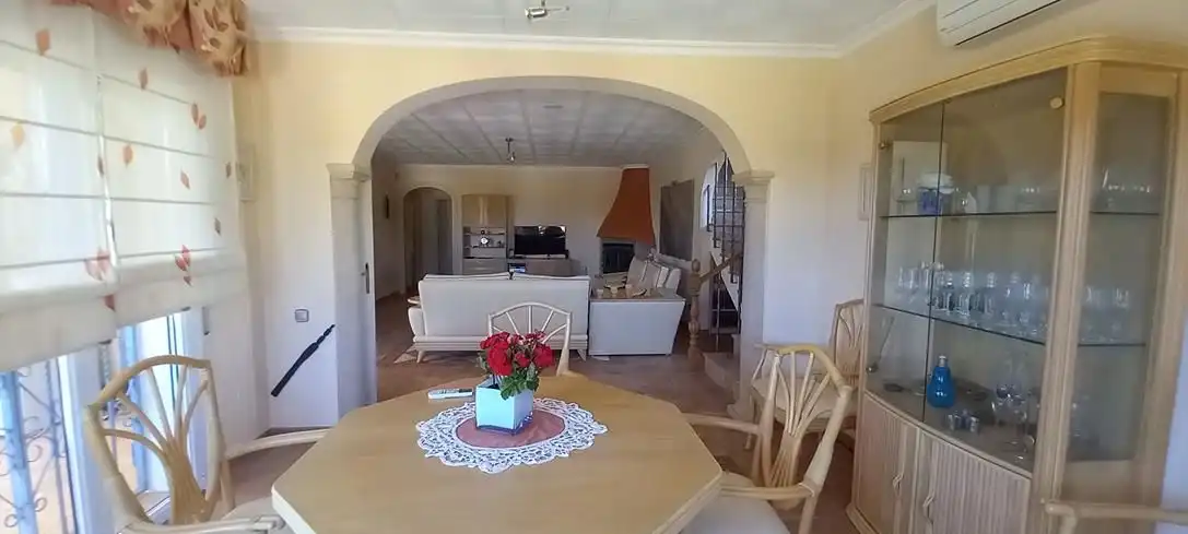 Menjador de Casa o xalet en venda en Mont-roig del Camp amb Aire condicionat, Calefacció i Jardí privat