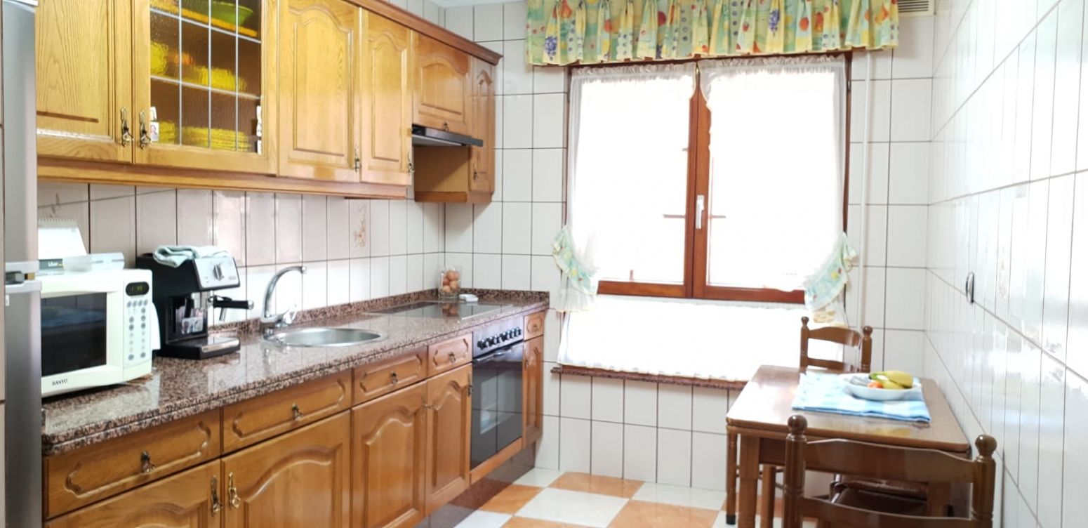 Kitchen of Flat for sale in Avilés  with Heating, Parquet flooring and Terrace