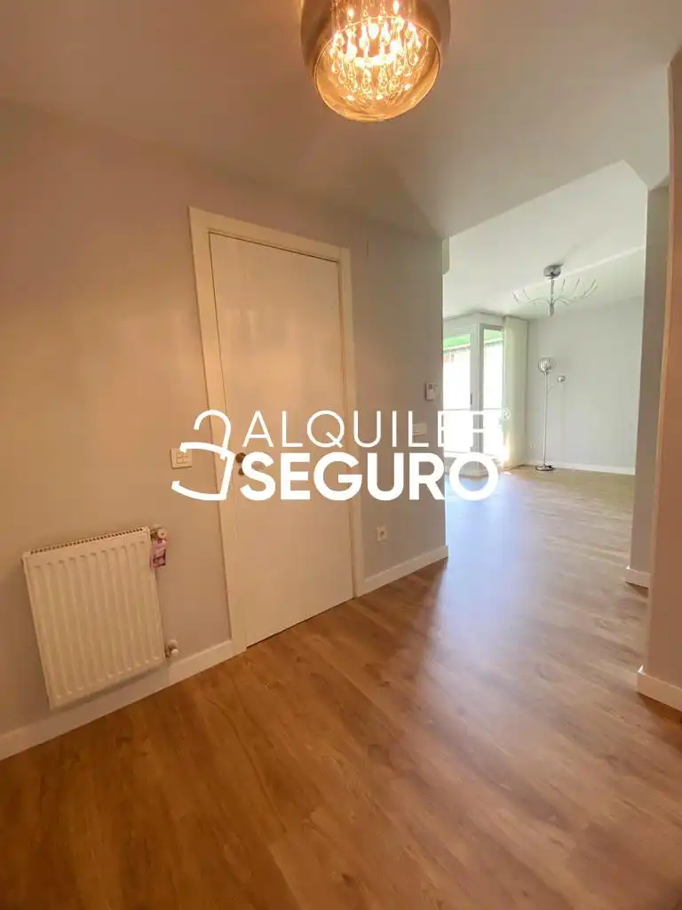 Bedroom of Flat for rent in Madrid  with Air Conditioner, Heating and Terrace