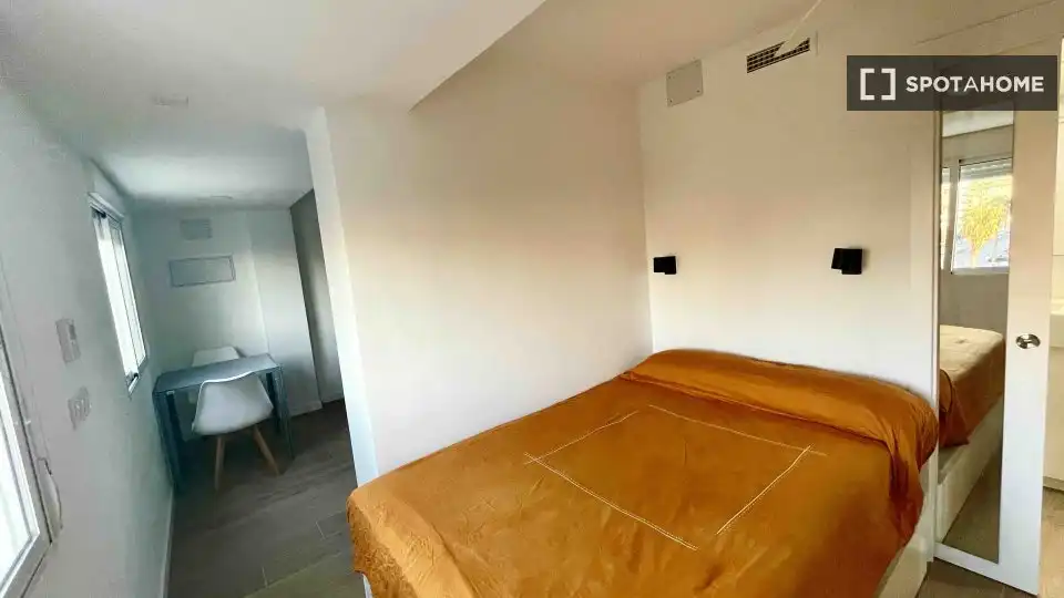 Room in Malilla