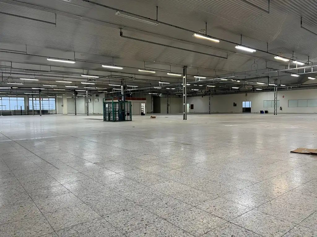 Fabrikhallen zur Miete in Arteixo mit Heizung