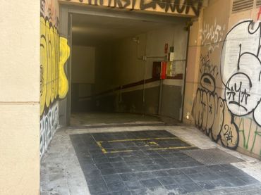 Double parking space for sale in Arago 336