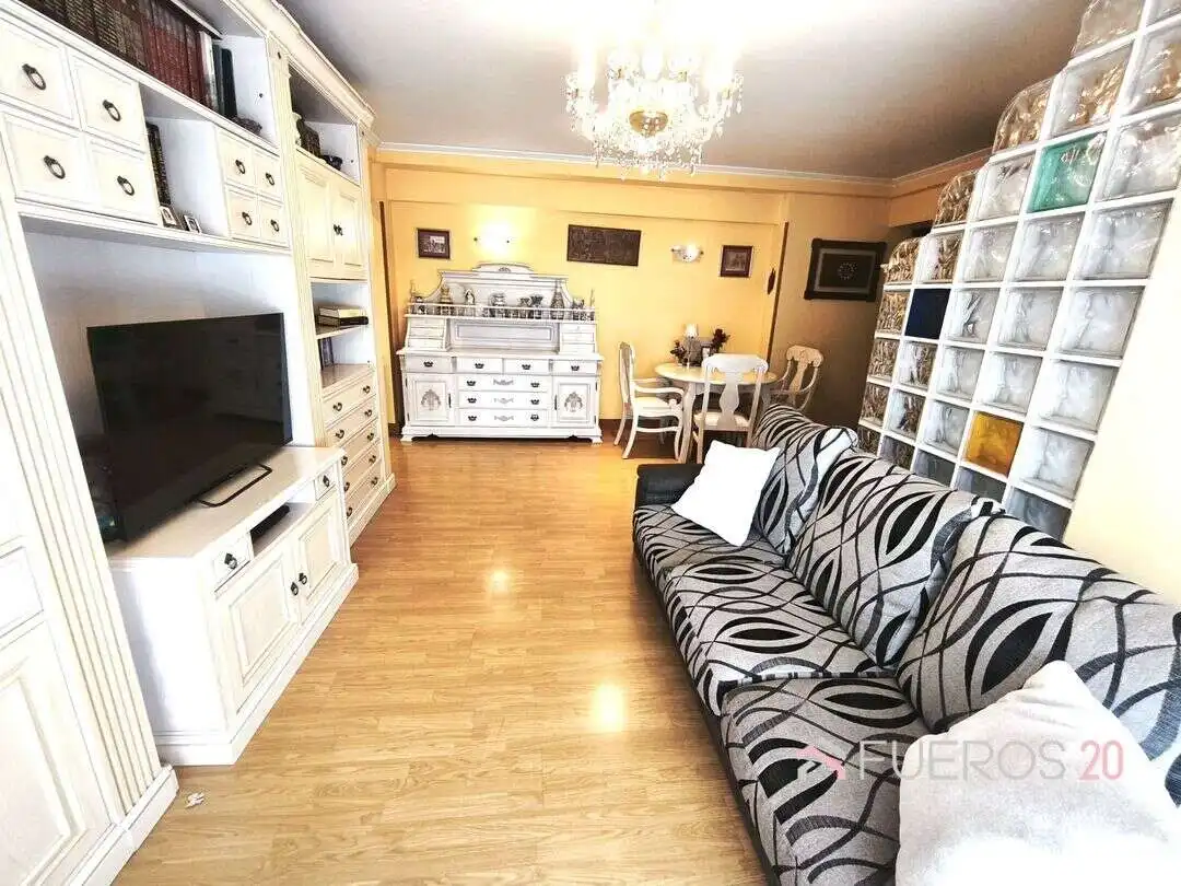Sala de estar de Piso en venta en Barakaldo  con Calefacción y Amueblado