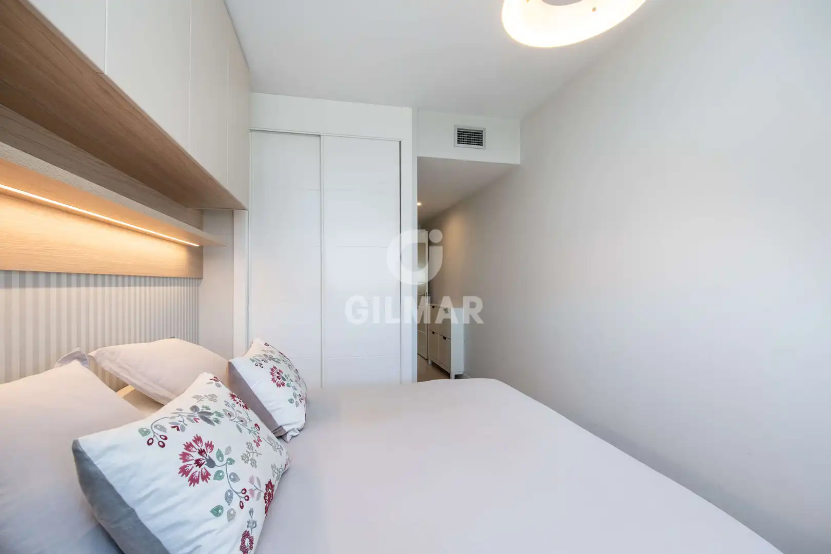 Bedroom of Flat for sale in Madrid  with Heating, Private garden and Storage room