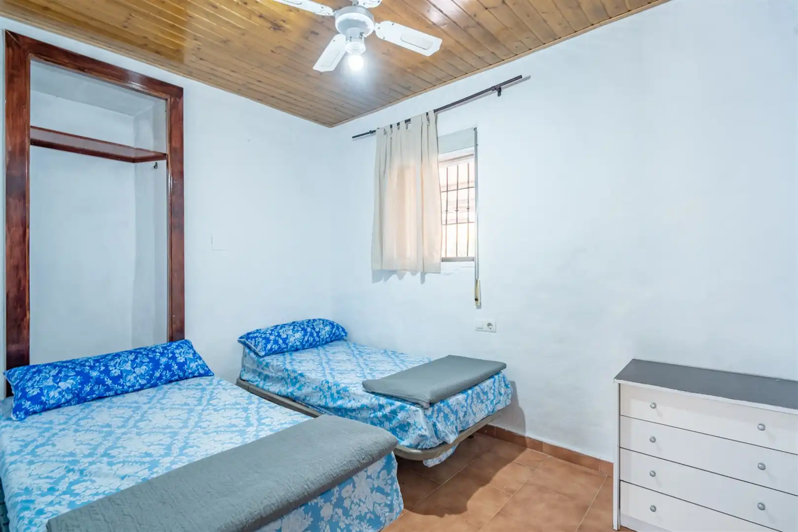 Dormitori de Casa o xalet en venda en Cártama