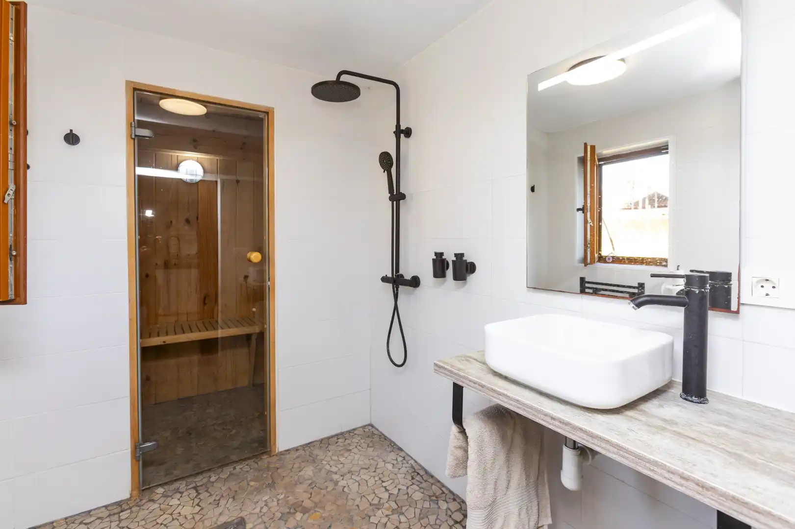 Badezimmer von Haus oder Chalet zum Verkauf in Benicasim / Benicàssim mit Klimaanlage, Privatgarten und Terrasse