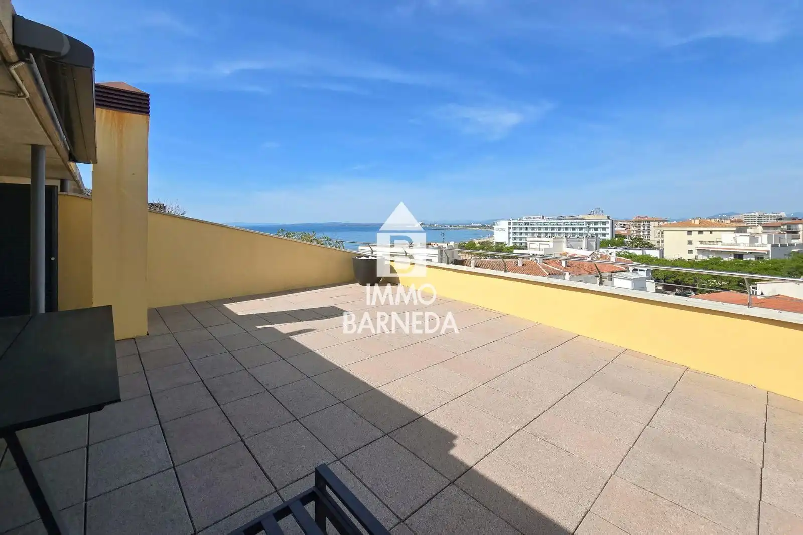 Exterior view of Flat for sale in Roses  with Air Conditioner, Heating and Terrace