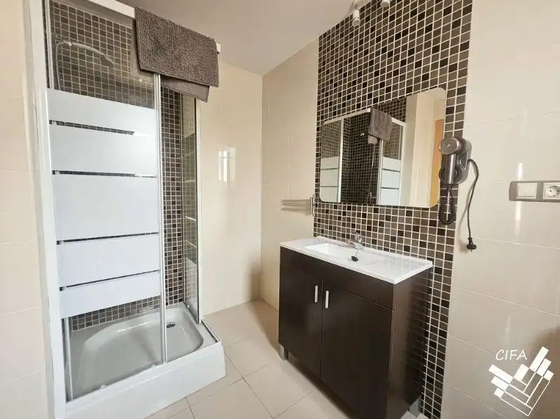 Baño de Piso en venta en San Jorge / Sant Jordi con Aire acondicionado, Terraza y Amueblado