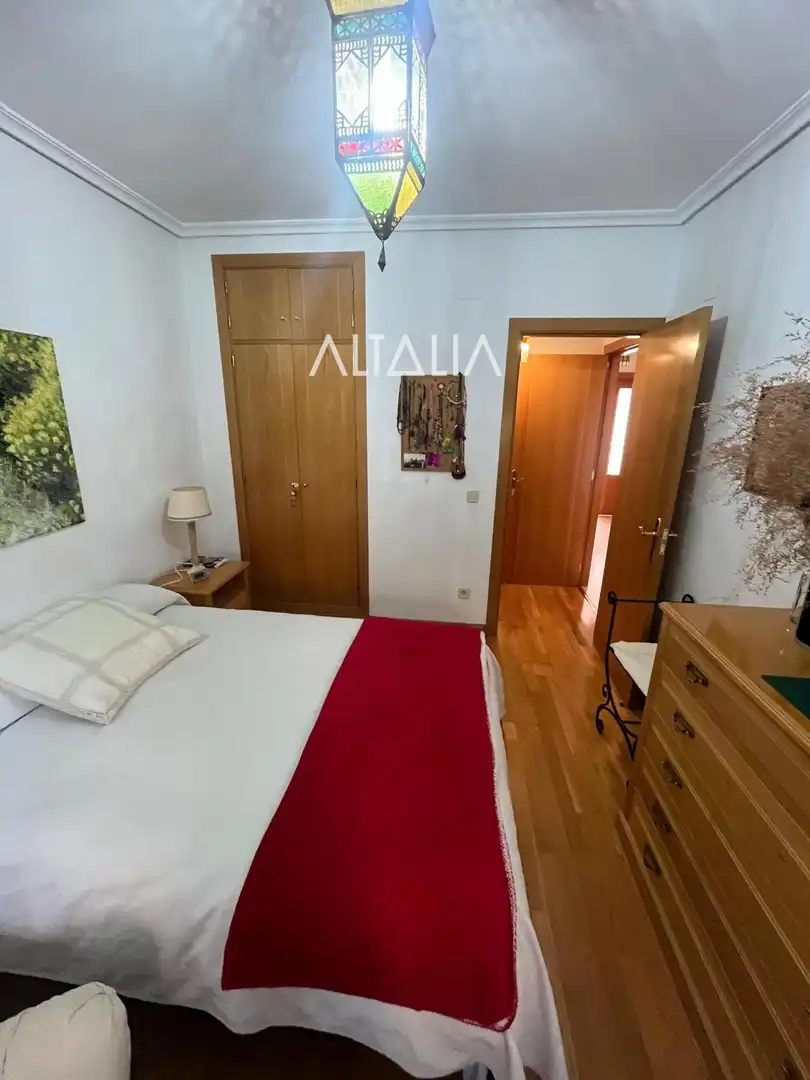 Habitación de Casa adosada en venta en Cuenca con Calefacción, Piscina y Piscina comunitaria