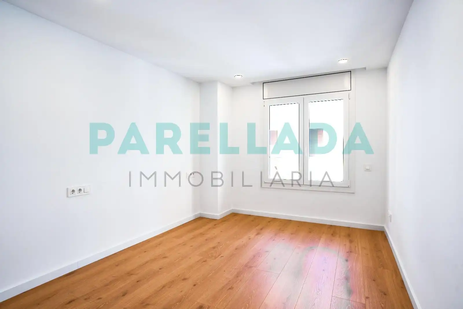 Bedroom of Flat for sale in Badalona  with Air Conditioner, Heating and Parquet flooring