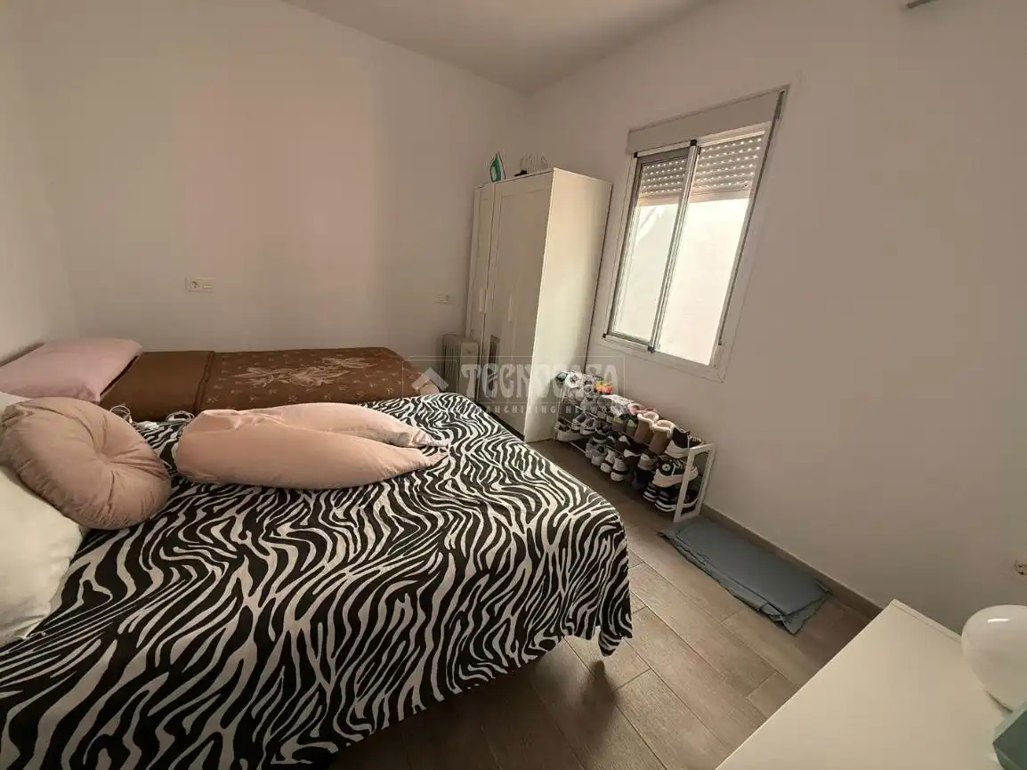 Bedroom of Flat for sale in Sevilla  with Air Conditioner