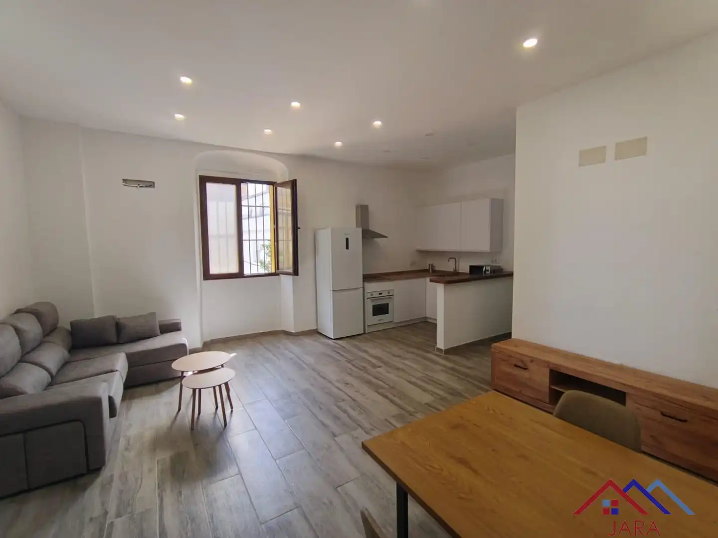 Cuina de Apartament de lloguer en Jerez de la Frontera amb Aire condicionat, Calefacció i Terrassa