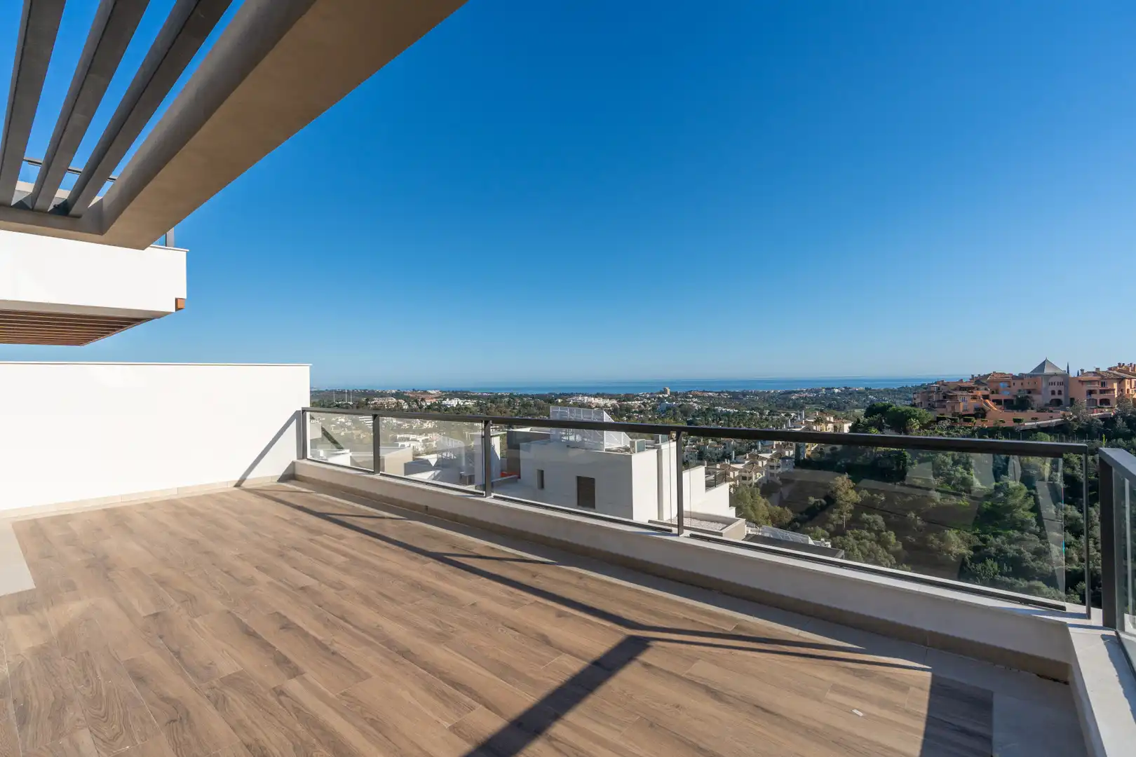 Penthouse with pool for sale in Nueva Andalucía