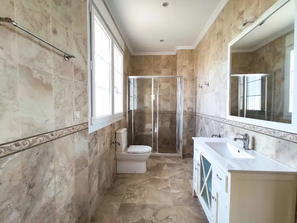 Bathroom of Houses for sale in Orihuela