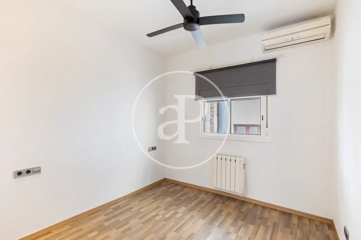 Bedroom of Flat for sale in Barcelona  with Air Conditioner, Heating and Terrace