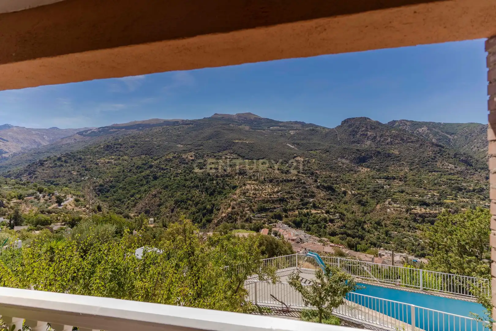 Vista exterior de Casa o chalet en venta en Güéjar Sierra con Jardín privado, Trastero y Piscina