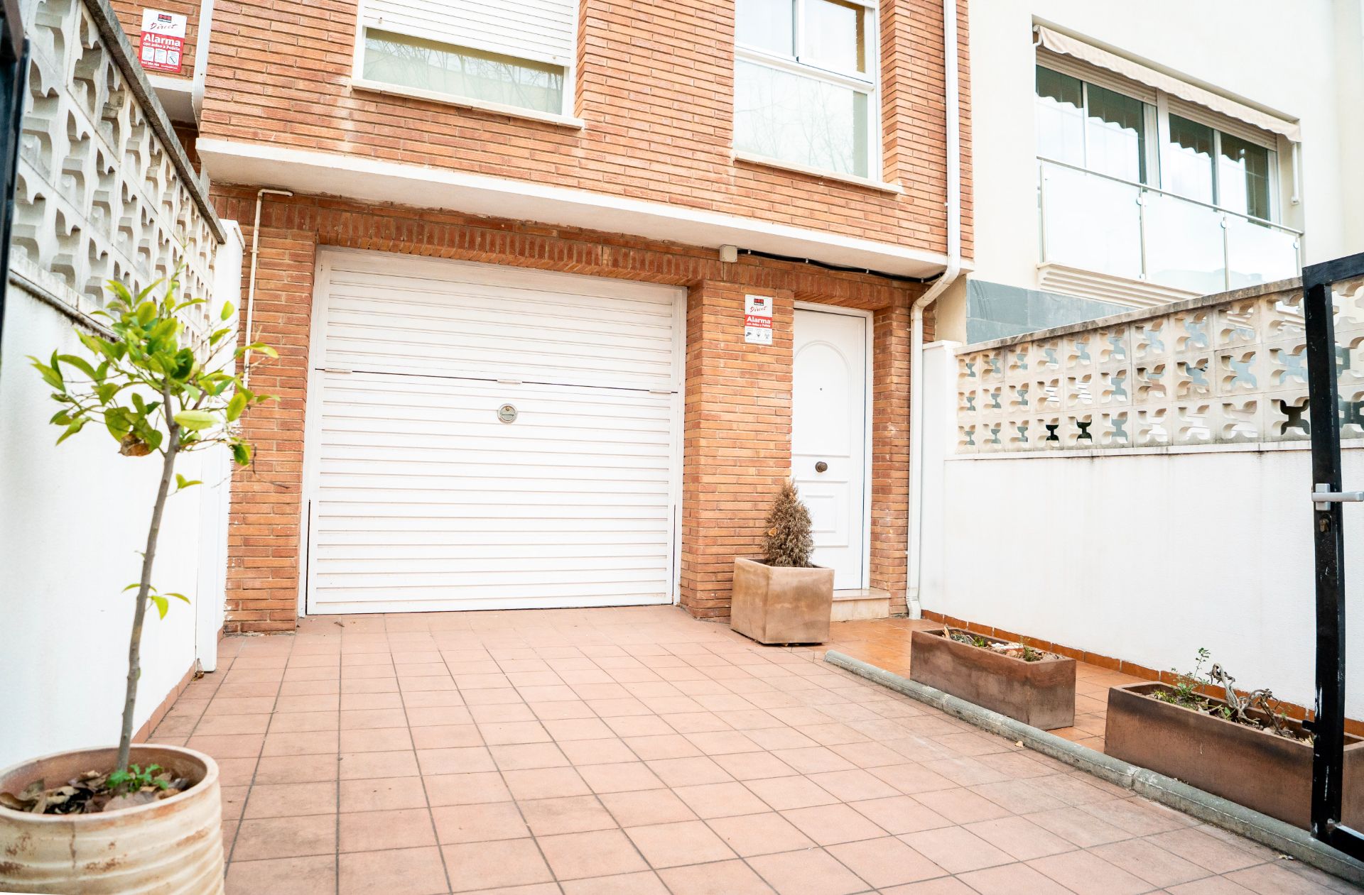 Exterior view of Single-family semi-detached for sale in Constantí  with Air Conditioner, Heating and Private garden