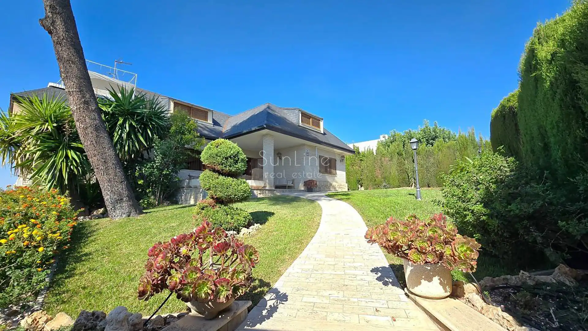 House with pool for sale in Carrer Font de la Carrasquera
