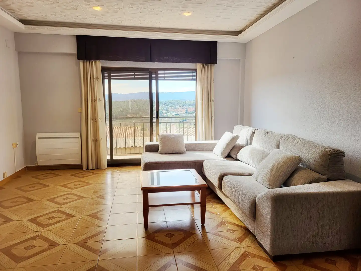 Living room of Flat for sale in Castellnovo  with Terrace, Storage room and Oven
